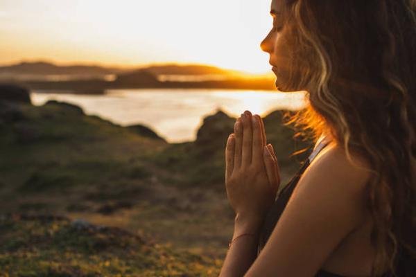 The Healing Touch of Prayer: Transforming Mind, Body, and Soul